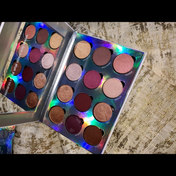 Extreme Visionary High Pigment Eyeshadow Pallet - Picture 3 of 6